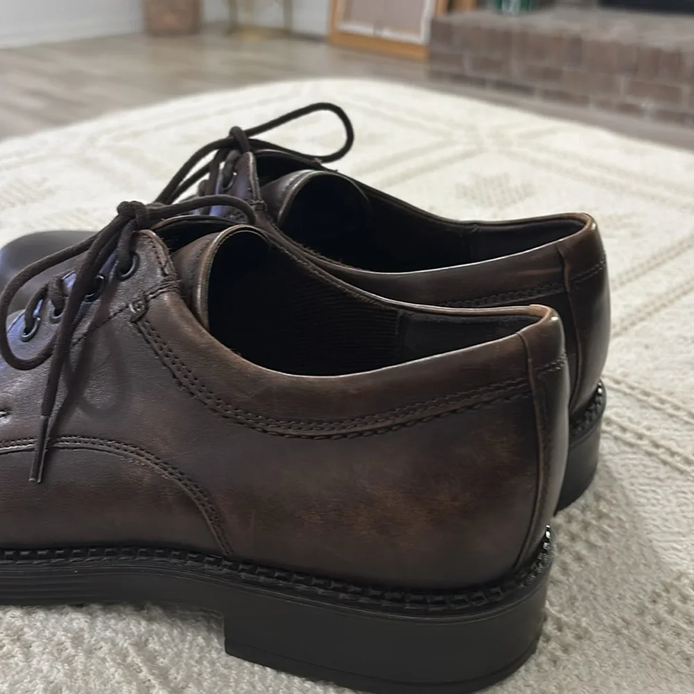 ECCO - NEWCASTLE CAP TOE LEATHER COCOA SHOES SIZE‎ 9